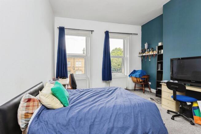 6 bed Semi-Detached for sale Image 12