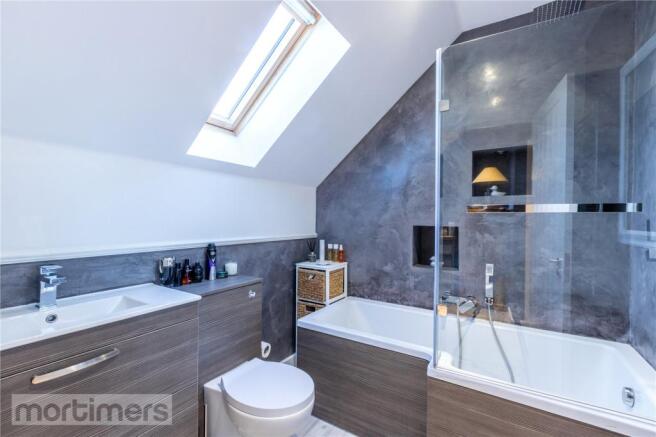 En-Suite Bathroom