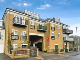 36, Burnham Court, Stomp Road, Slough SL1 7LP