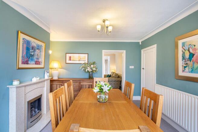 4 bed Semi-Detached for sale Image 5