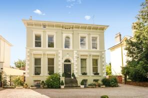 Flat 4, 104, Evesham Road, Cheltenham GL52 2AL