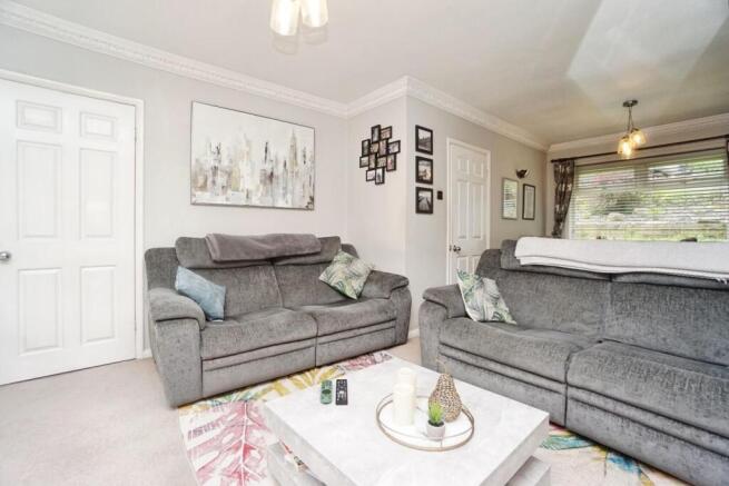 3 bed Semi-Detached for sale Image 8