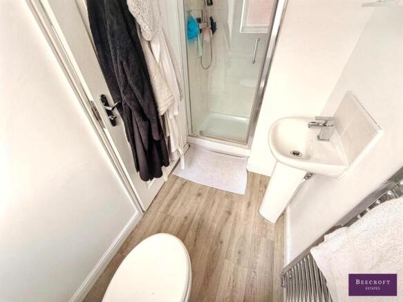 4 bed Detached for sale Image 11