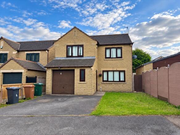 4-bed detached on Bracken Hill Drive, Off Hollybank Road, Bradford, BD7, £325,000