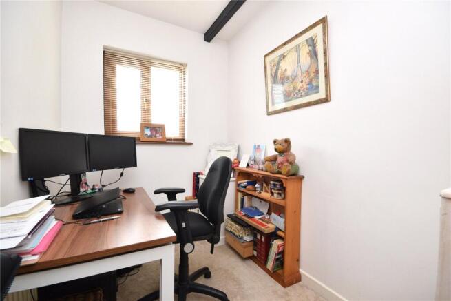 3 bed Terraced for sale Image 9