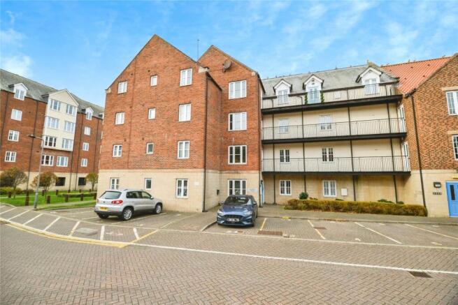 2 bed Flat for sale Image 11