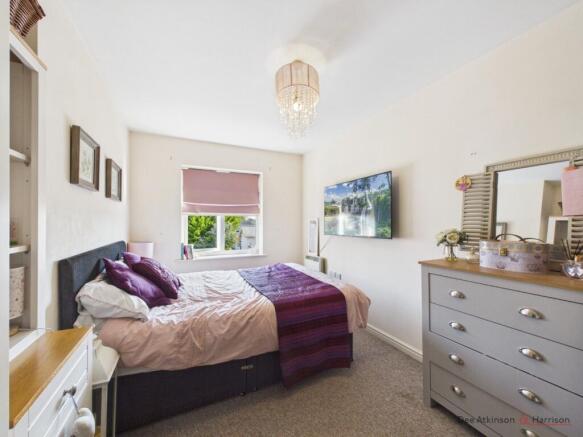 2 bed Flat for sale Image 8