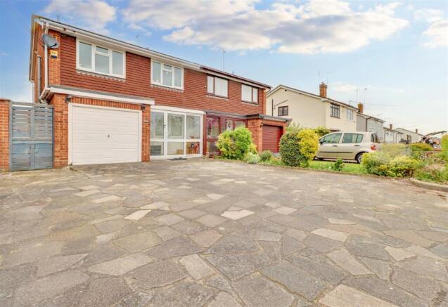 4-bed semi-detached on Elder Avenue, Wickford, £475,000