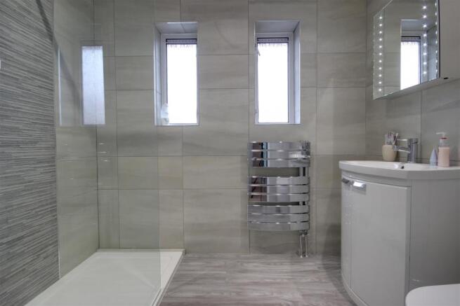 En-Suite Shower