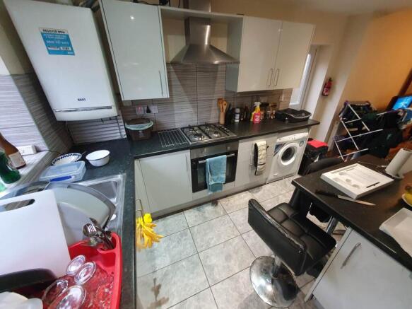 Kitchen (2)