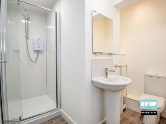 Studio to rent Image 9
