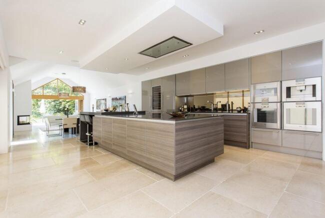 Kitchen/Dining...