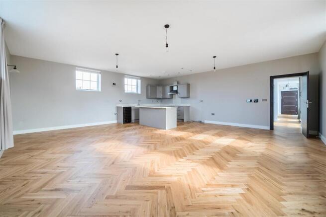 Sitting/Kitchen/Dining