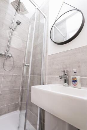 4 bed Terraced to rent Image 4