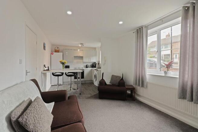 2 bed Flat for sale Image 9