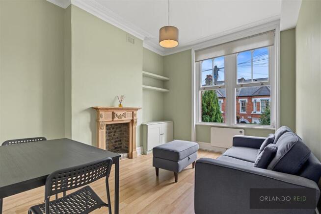 Flat C, 198 Broomwood Road SW11 6JY-1.jpg