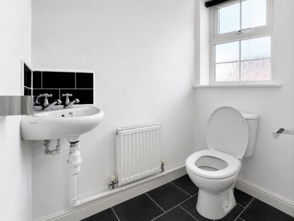 2 bed Town House for sale Image 5