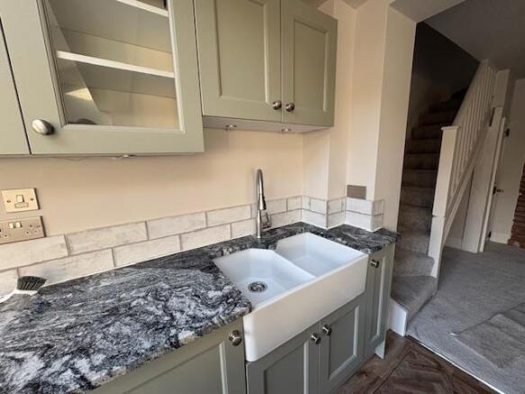 3 bed House to rent Image 5