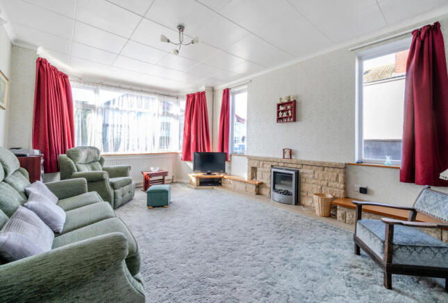 1359399-5-68da44d...