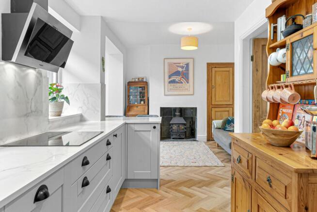 3 bed Semi-Detached for sale Image 7