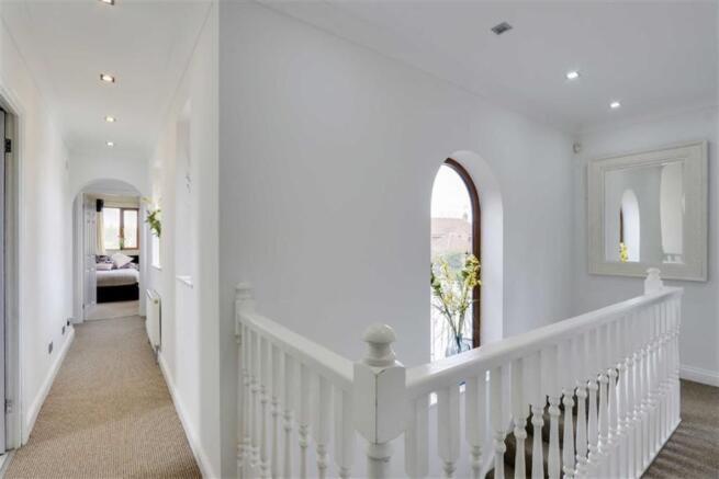 FIRST FLOOR LANDING