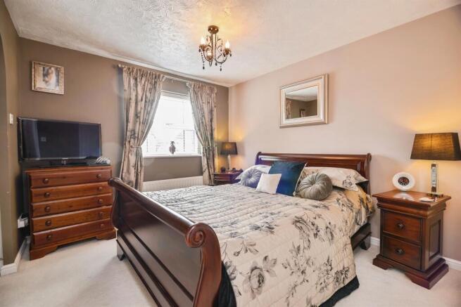 3 bed Detached for sale Image 8
