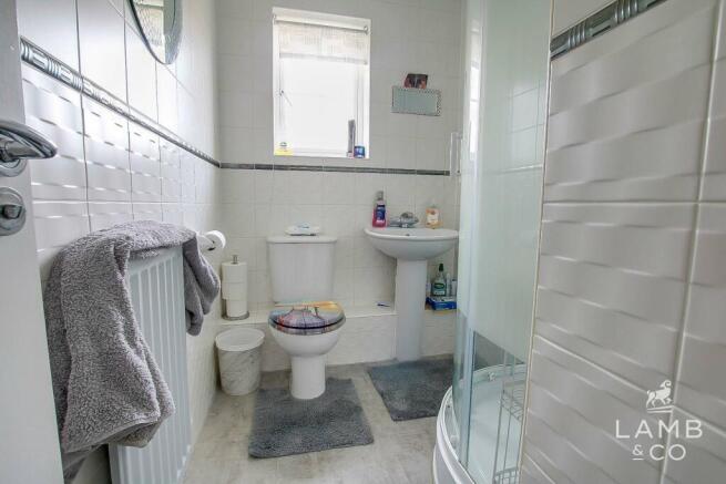 EN SUITE