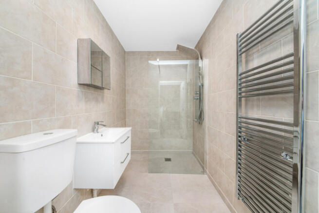 Studio to rent Image 10