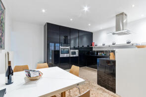 16, Chepstow Crescent, London W11 3EB