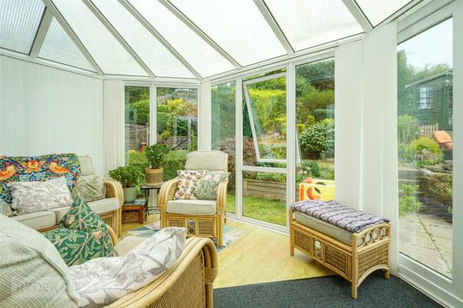 4 bed Semi-Detached for sale Image 9