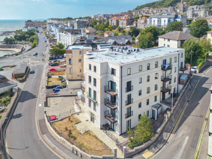 Manilla Crescent, just off sea front - RECENTLY BUILT