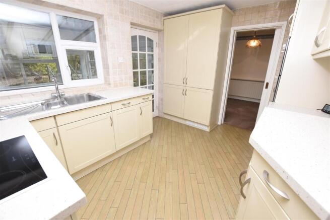 kitchen 2.JPG