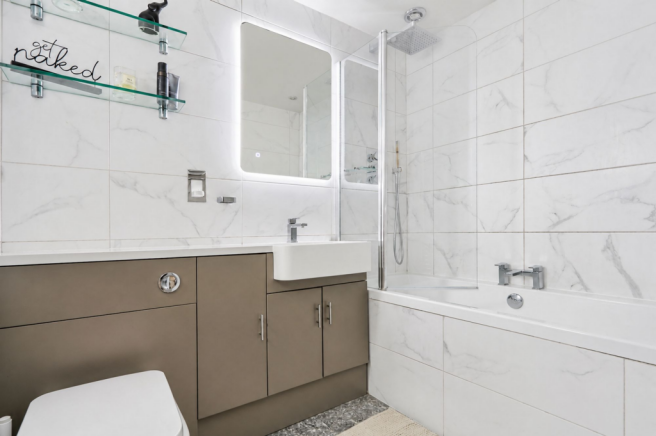 3 bed Terraced for sale Image 8