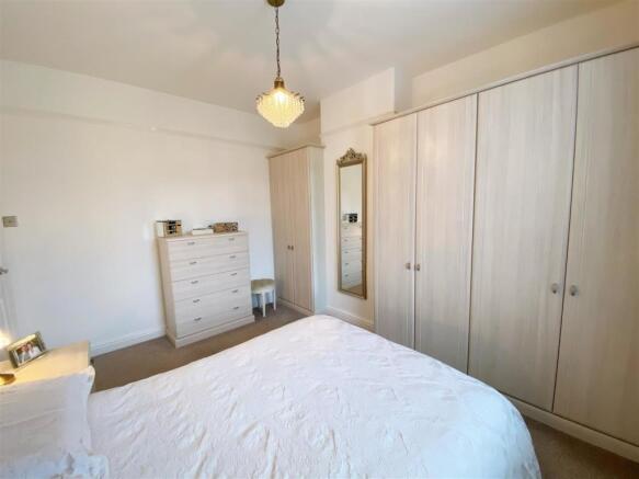 Bedroom 2 pic 3.jpg