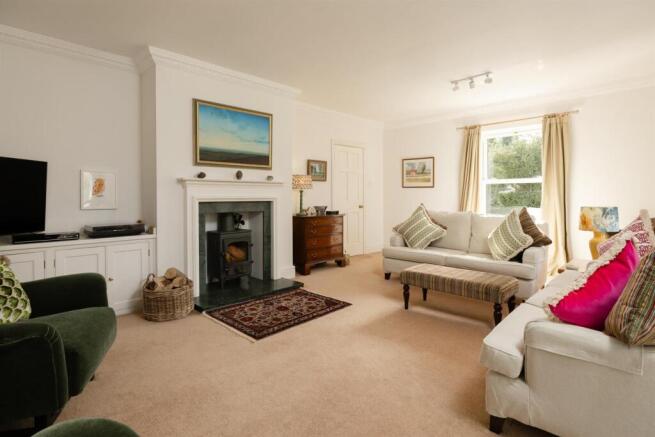 5 bed House for sale Image 7