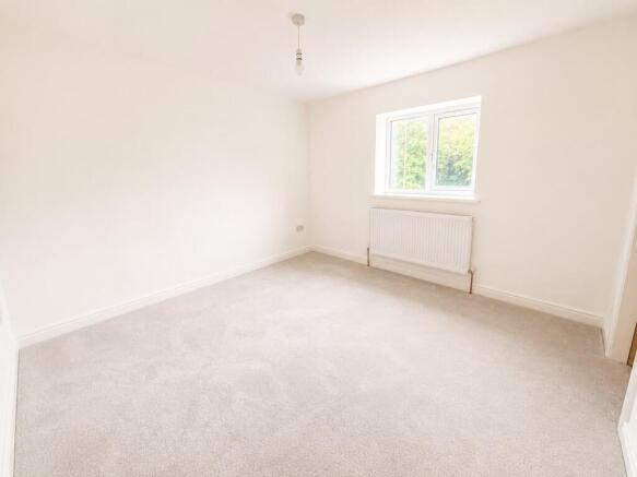 4 bed Detached for sale Image 7