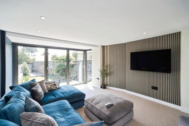 3 bed Detached for sale Image 8