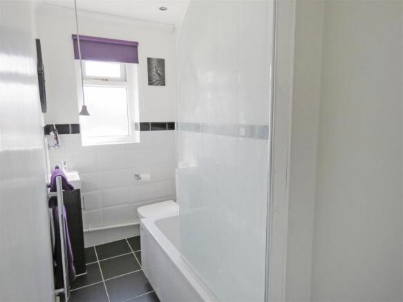 Bathroom.JPG