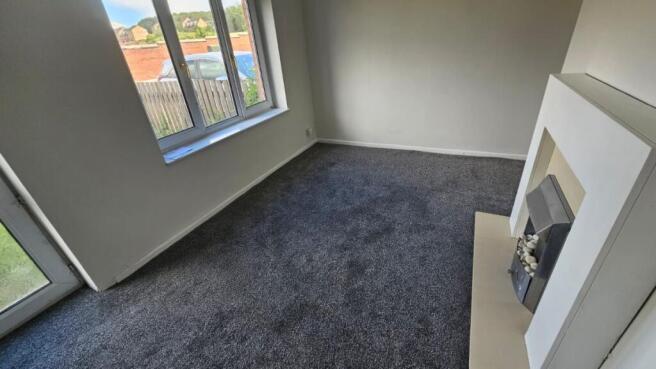 3 bed Semi-Detached to rent Image 5