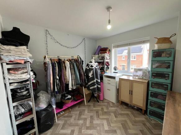 3 bed Semi-Detached for sale Image 6