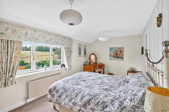 3 bed House for sale Image 9