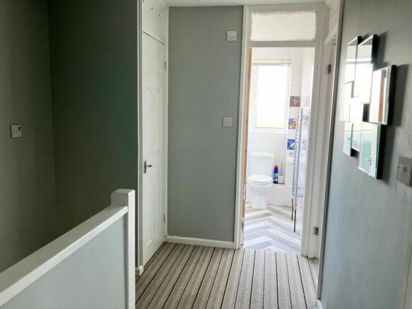 FIRST FLOOR LANDING