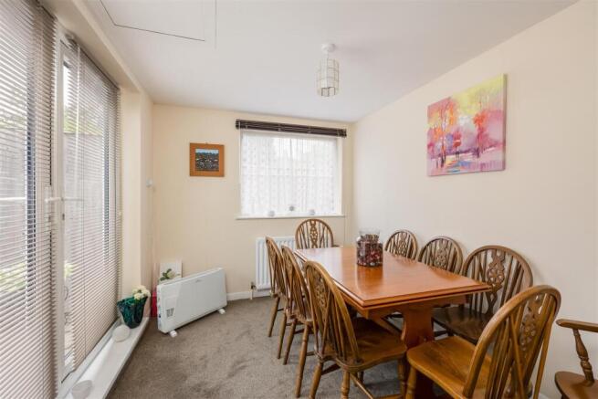 3 bed House for sale Image 9