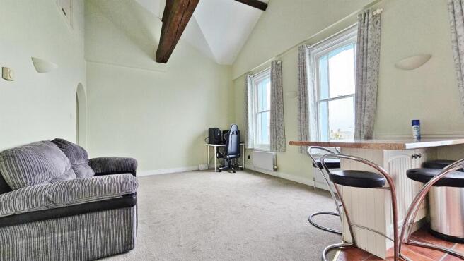 Lounge/Kitchen