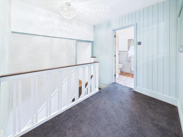4 bed Semi-Detached for sale Image 9