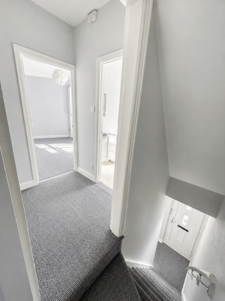 2 bed Terraced to rent Image 10