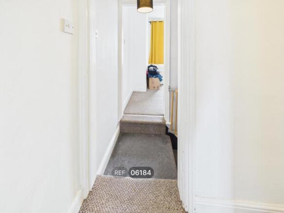 2 bed Terraced to rent Image 7