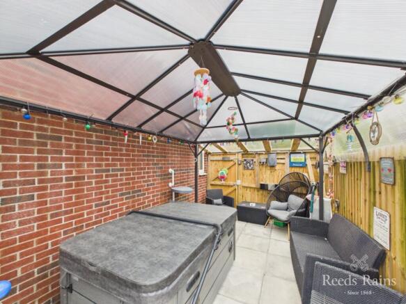 3 bed Semi-Detached for sale Image 8