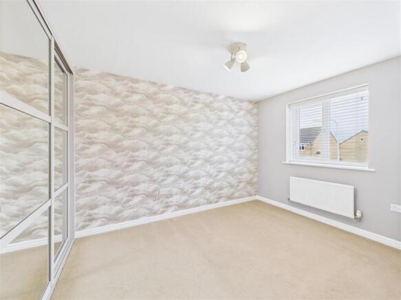 4 bed Detached for sale Image 12