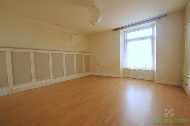 Bedroom 1.JPG